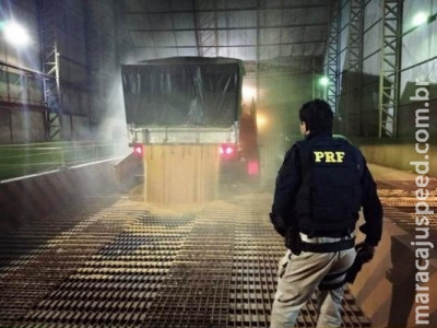 Batedoras caem em contradição e PRF descobre 1.500 quilos de maconha