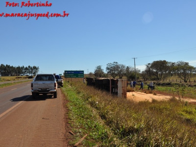 Maracaju: Condutor perde controle de caminhão e cai em barranco na BR-267