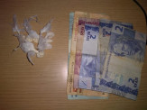 Rio Brilhante: PM prende homem por tráfico de drogas. Autor estava com papelotes de pasta base de cocaína e dinheiro
