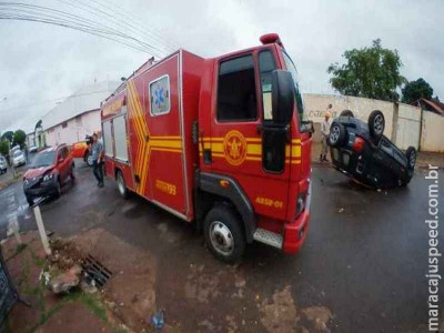 Bebê de seis meses e criança ficam feridos em capotamento na Nhanhá Bebê de seis meses e criança ficam feridos em capotamento na Nhanhá
