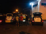 Maracaju: PRE apreende comboio de contrabando de cigarros. Veículos estavam estacionados em frente hotel
