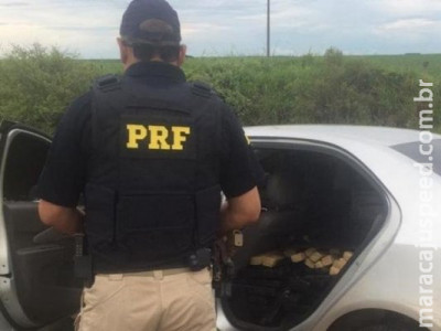 Motorista desrespeita barreira policial, foge e abandona 623 kg de maconha Motorista desrespeita barreira policial, foge e abandona 623 kg de maconha