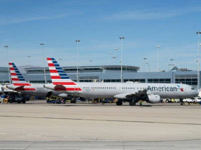 Mulher com criança doente ganha lugar na primeira classe e agradecimento viraliza Mulher com criança doente ganha lugar na primeira classe e agradecimento viraliza
