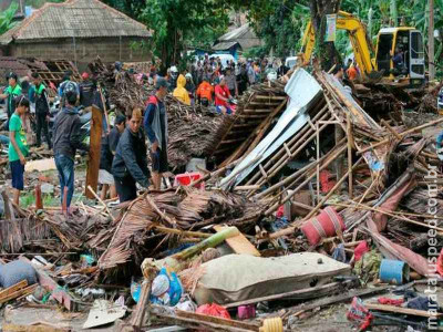  Sobe para 281 número de mortos em tsunami na Indonésia