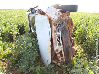 Adolescente morre ao ser arremessada do carro em acidente na MS-306 Adolescente morre ao ser arremessada do carro em acidente na MS-306