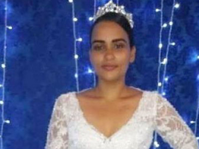 Família suspende velório de jovem esperando que ela ressuscitasse Família suspende velório de jovem esperando que ela ressuscitasse