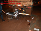 Maracaju: Mulher motociclista colide em traseira de carreta estacionada na região central