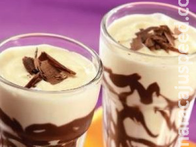 Milk-shake de chocolate branco
