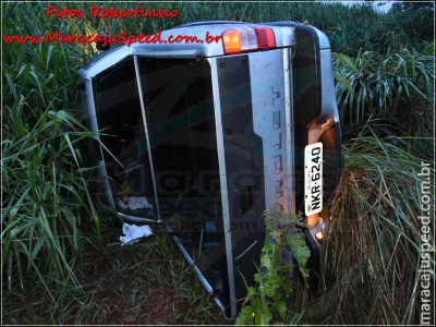 Maracaju: Buraco na rodovia MS-164 ocasiona capotamento de caminhonete