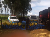 PMR apreende 1,345 toneladas de maconha escondida em carga de grãos de milho na região de fronteira. Autor afirmou ter carregado carga em Maracaju