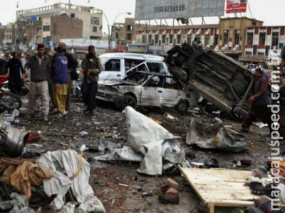Terroristas matam 14 passageiros de ônibus no Paquistão 