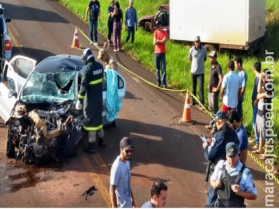 Grávida morre em acidente entre carro e caminhonete em rodovia