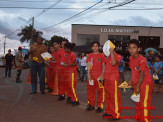 Maracaju: Alunos da Escola José Pereira da Rosa com auxílio da Guarnição do Corpo de Bombeiros realizam panfletagem do Projeto A Criança no Trânsito Maracaju: Alunos da Escola José Pereira da Rosa com auxílio da Guarnição do Corpo de Bombeiros realizam panfletagem do Projeto A Criança no Trânsito