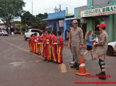 Maracaju: Alunos da Escola José Pereira da Rosa com auxílio da Guarnição do Corpo de Bombeiros realizam panfletagem do Projeto A Criança no Trânsito Maracaju: Alunos da Escola José Pereira da Rosa com auxílio da Guarnição do Corpo de Bombeiros realizam panfletagem do Projeto A Criança no Trânsito