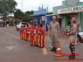 Maracaju: Alunos da Escola José Pereira da Rosa com auxílio da Guarnição do Corpo de Bombeiros realizam panfletagem do Projeto A Criança no Trânsito Maracaju: Alunos da Escola José Pereira da Rosa com auxílio da Guarnição do Corpo de Bombeiros realizam panfletagem do Projeto A Criança no Trânsito