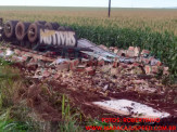 Maracaju: Bombeiros atendem ocorrência de tombamento de carreta carregada com óleo de soja na MS 157