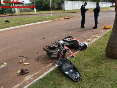 Maracaju: Colisão entre motocicleta e caminhonete deixa condutora com fratura exposta Maracaju: Colisão entre motocicleta e caminhonete deixa condutora com fratura exposta