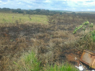 Polícia Militar Ambiental autua assentado por incêndio em vegetação causando riscos e transtornos à vizinhança