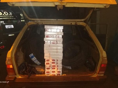 Veículo carregado com pneus e cigarros contrabandeados do Paraguai foi apreendido pelo DOF na região de Laguna Carapã