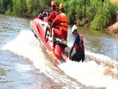 Bombeiros retomam buscas por jovem que desapareceu no rio Aquidauana no domingo