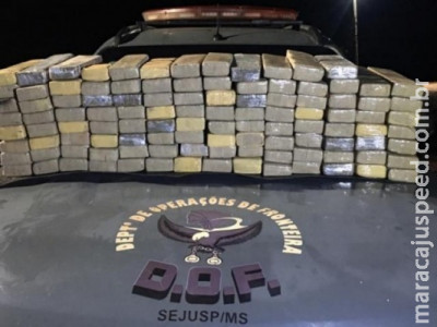 Policiais desconfiam de odor e encontram 103 kg de maconha em carro Policiais desconfiam de odor e encontram 103 kg de maconha em carro