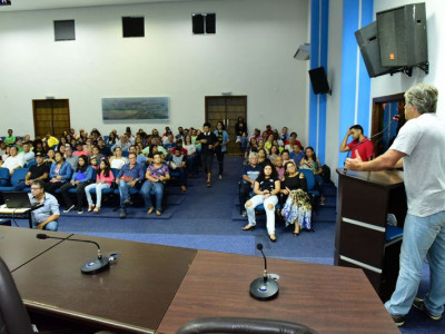 Público maracajuense assiste ao longa de David Cardoso gravado aqui no município Público maracajuense assiste ao longa de David Cardoso gravado aqui no município