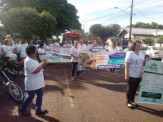 Terceira idade faz passeata pedindo mais conscientização em Maracaju