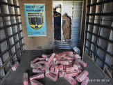 Maracaju: PMRv descobre fundo falso com 260 kg de maconha em caminhão que seguia para Minas Gerais