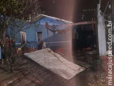Temporal com vento forte e chuva de granizo causa estragos na fronteira Temporal com vento forte e chuva de granizo causa estragos na fronteira