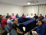 Caminhoneiros do Paraná iniciam mobilização sobre paralisação nesta segunda-feira Caminhoneiros do Paraná iniciam mobilização sobre paralisação nesta segunda-feira