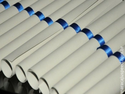 Revalidação de diploma deve ser mais acessível, defendem médicos em debate Revalidação de diploma deve ser mais acessível, defendem médicos em debate