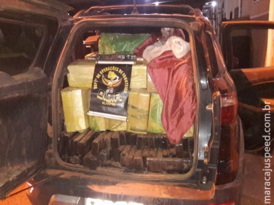Veículo furtado e carregado com mais de 800 quilos de maconha foi apreendido pelo DOF na região de Iguatemi. Autores trocaram tiros com policiais e morreram baleados