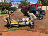 Maracaju: Bombeiros atendem ocorrência de acidente de colisão entre caminhonete F-250 e motocicleta POP 100. Duas vítimas foram encaminhadas ao Pronto Socorro