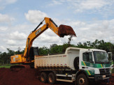 Prefeitura Municipal de Maracaju realiza obras de recuperação em estradas vicinais com recursos próprios