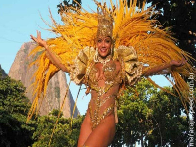 Musa do Carnaval quebra braço depois de confusão no Rio