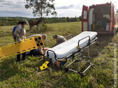 Peão fica ferido após cair do cavalo em fazenda no município de Dois Irmãos do Buriti