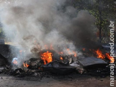 Crianças colocam fogo em terreno destinado à obra de escola infantil