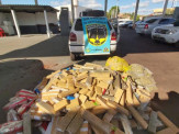 Em ocorrências simultâneas no mesmo local Polícia Militar Rodoviária apreende mais de 860 kg de drogas em Maracaju Em ocorrências simultâneas no mesmo local Polícia Militar Rodoviária apreende mais de 860 kg de drogas em Maracaju