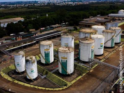 Preço da gasolina da Petrobras para distribuidoras sobe 12%