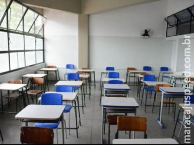 Professores fazem carreata contra volta às aulas no estado de SP Professores fazem carreata contra volta às aulas no estado de SP
