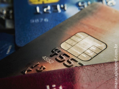 Redução do IOF sobre operações de crédito é prorrogada até outubro