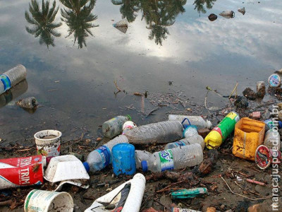 Plástico nos oceanos pode chegar a 600 milhões de toneladas em 2040