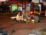 Maracaju: Corpo de Bombeiros atendem ocorrência de colisão entre veículo e motociclistas. Condutor foge sem prestar socorro