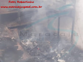 Maracaju: Corpo de Bombeiros e Polícia Militar atendem ocorrência de incêndio criminoso em residência no Conjunto Ilha Bela 2 Maracaju: Corpo de Bombeiros e Polícia Militar atendem ocorrência de incêndio criminoso em residência no Conjunto Ilha Bela 2