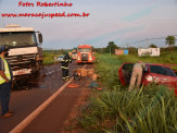 Maracaju: Corpo de Bombeiros atendem acidente de colisão frontal de carro de passeio com carreta na BR-267
