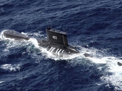 Na Indonésia, equipes encontram objeto que pode ser de submarino desaparecido Na Indonésia, equipes encontram objeto que pode ser de submarino desaparecido
