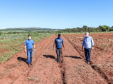 Prefeito conhece produtores rurais do Assentamento Valinhos Prefeito conhece produtores rurais do Assentamento Valinhos