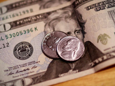 Influenciado por exterior, dólar fecha no maior valor em duas semanas Influenciado por exterior, dólar fecha no maior valor em duas semanas