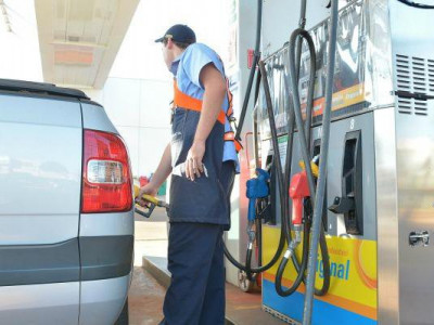 Preço médio da gasolina subiu 0,18% em abril, revela ValeCard