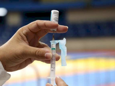 Astrazeneca: 3ª dose de vacina produz forte resposta imune, diz estudo  Astrazeneca: 3ª dose de vacina produz forte resposta imune, diz estudo